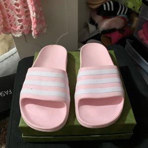 Pink adidas slides💕
